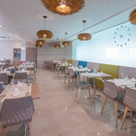 Hotel Golden Taurus Aquapark 4*