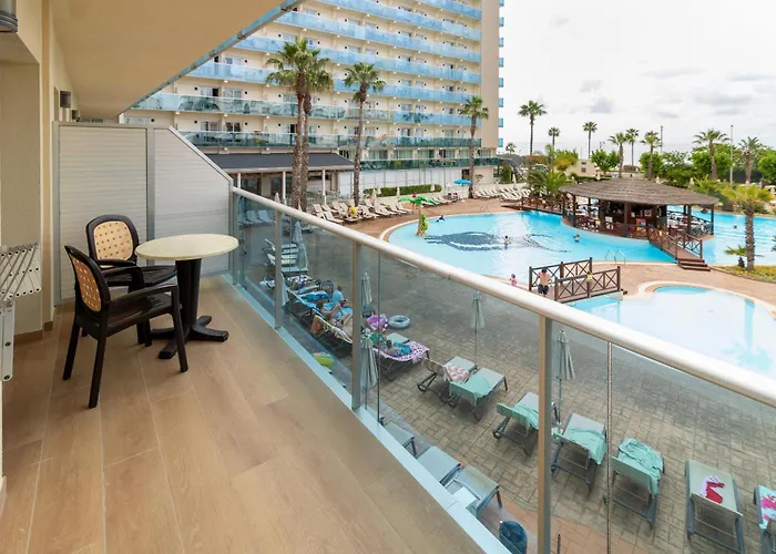 Golden Taurus Aquapark Hotel