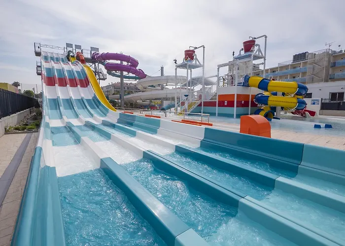 Golden Taurus Aquapark 4*