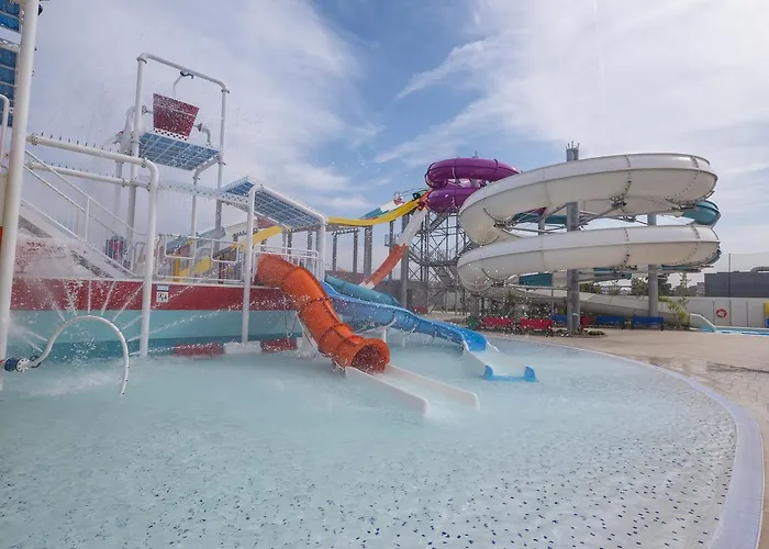 Golden Taurus Aquapark 4*