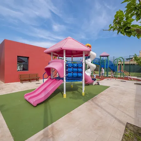 酒店 Golden Taurus Aquapark 皮内达德马尔